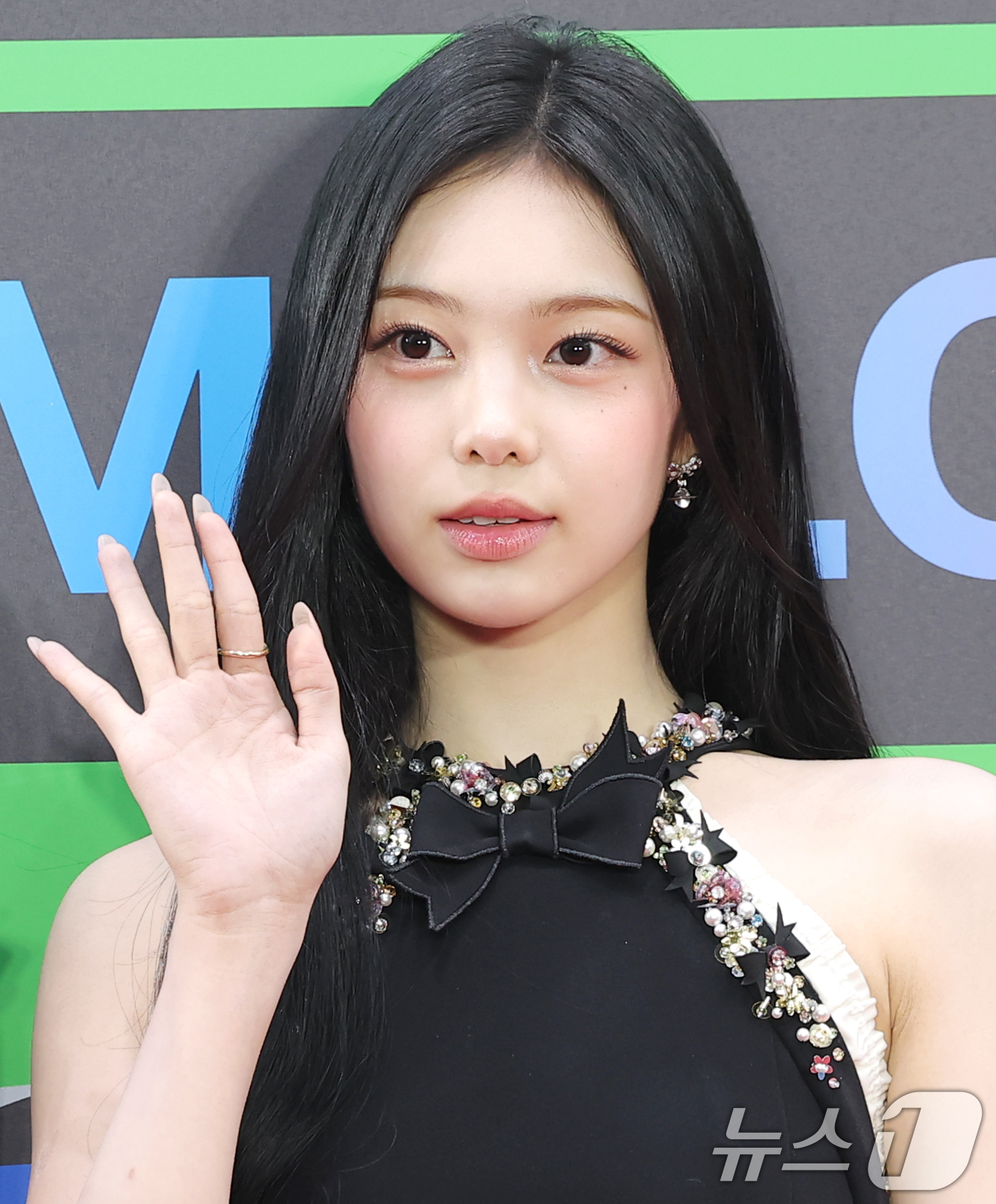 (서울=뉴스1) 권현진 기자 = 그룹 하츠투하츠 이안이 20일 서울 구로구 고척스카이돔에서 열린 '2025 멜론뮤직어워드(MMA2025)' 레드카펫 행사에 참석해 포즈를 하고 있다 …