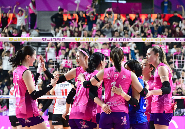 흥국생명, 페퍼 8연패 몰아…현대 레오, 남자부 최초 7천득점(종합)