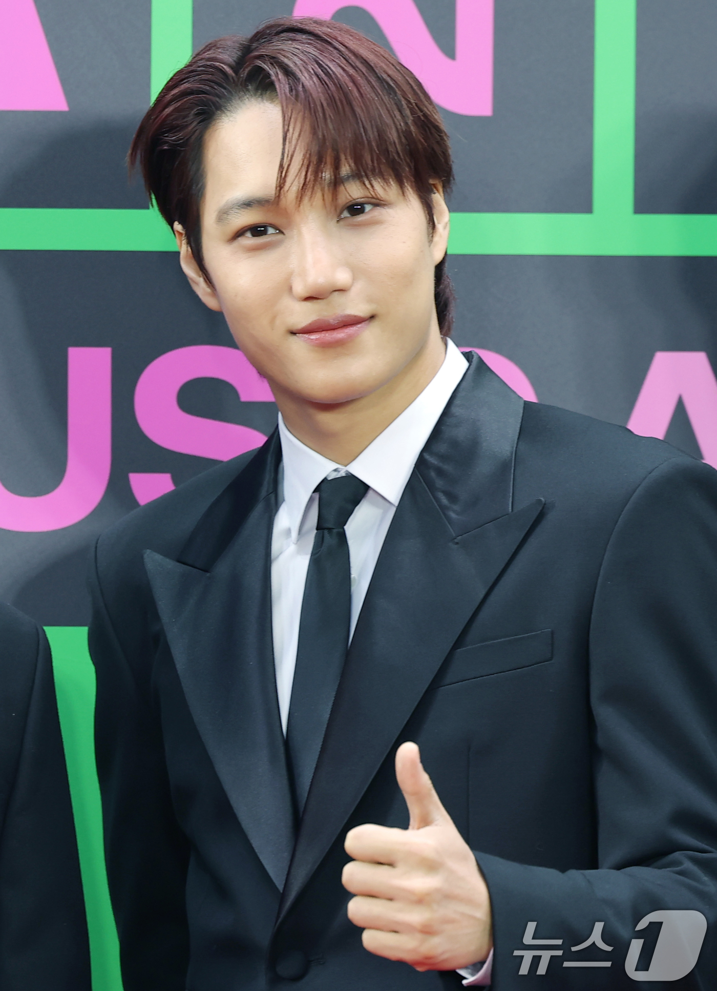 (서울=뉴스1) 권현진 기자 = 그룹 엑소 카이가 20일 서울 구로구 고척스카이돔에서 열린 '2025 멜론뮤직어워드(MMA2025)' 레드카펫 행사에 참석해 포즈를 하고 있다. 2 …