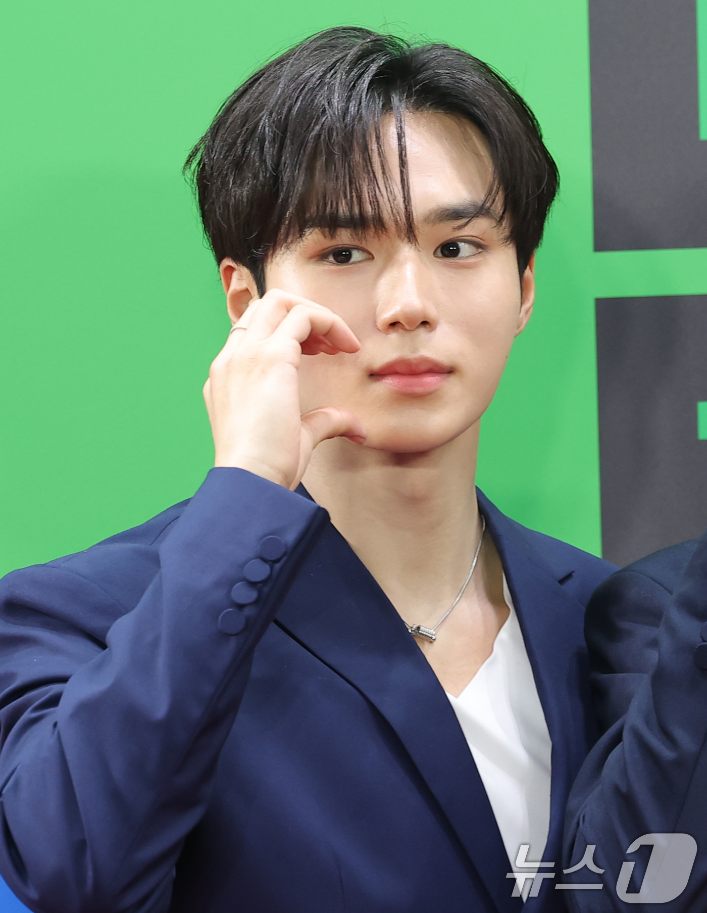 (서울=뉴스1) 권현진 기자 = 그룹 알파드라이브원 준서가 20일 서울 구로구 고척스카이돔에서 열린 '2025 멜론뮤직어워드(MMA2025)' 레드카펫 행사에 참석해 포즈를 하고 …