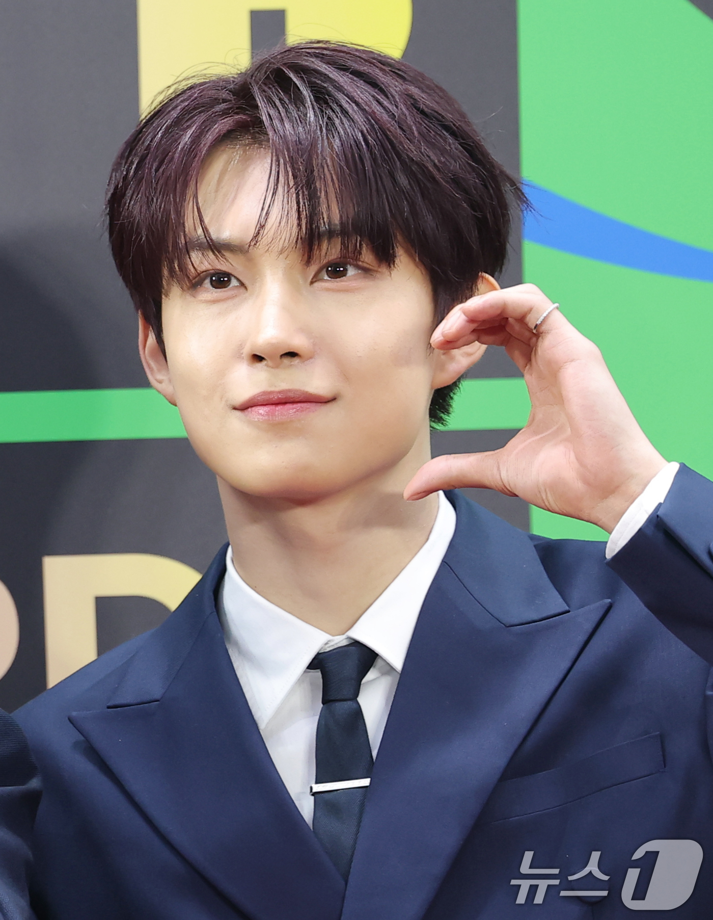 (서울=뉴스1) 권현진 기자 = 그룹 알파드라이브원 건우가 20일 서울 구로구 고척스카이돔에서 열린 '2025 멜론뮤직어워드(MMA2025)' 레드카펫 행사에 참석해 포즈를 하고 …