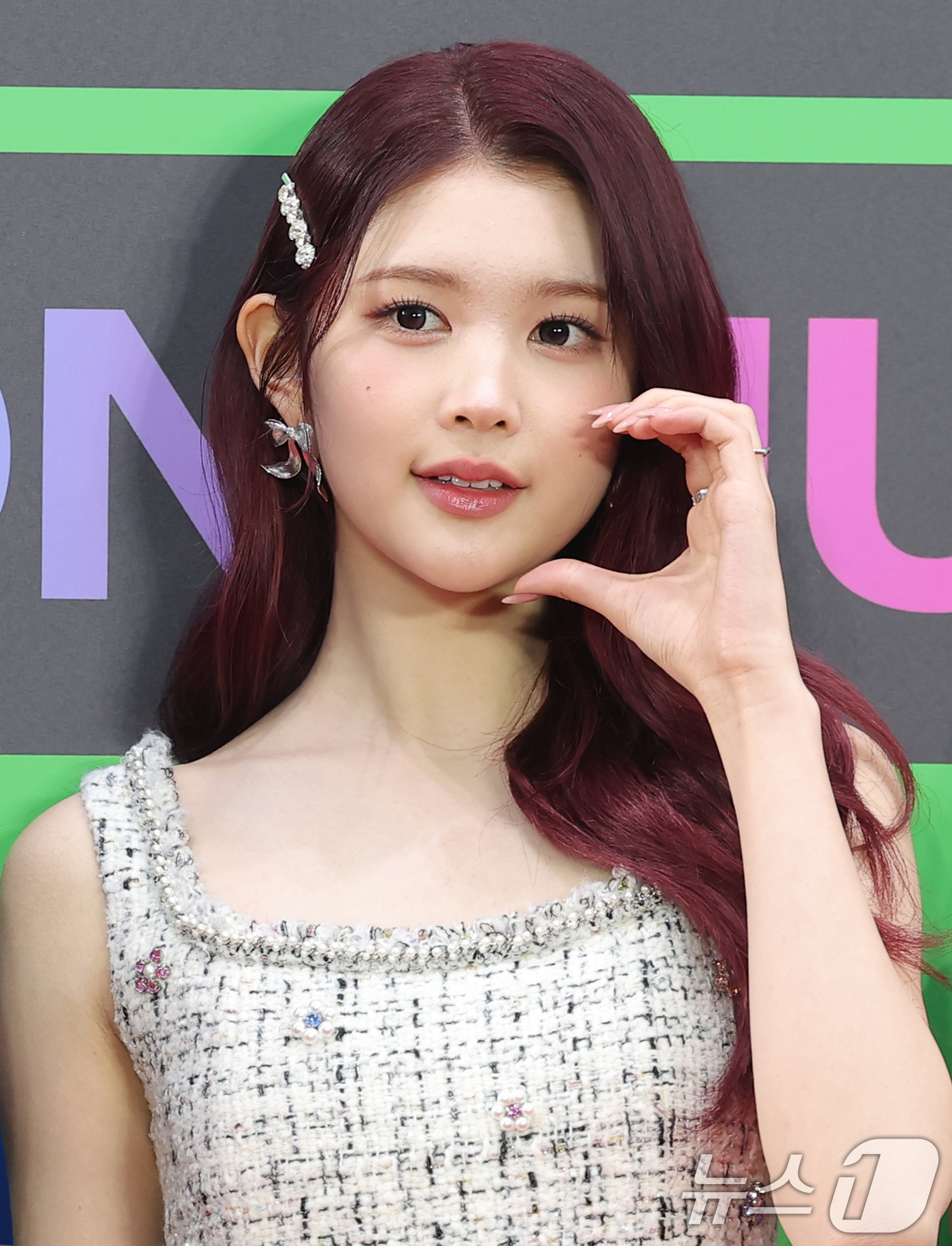 (서울=뉴스1) 권현진 기자 = 그룹 하츠투하츠 에이나가 20일 서울 구로구 고척스카이돔에서 열린 '2025 멜론뮤직어워드(MMA2025)' 레드카펫 행사에 참석해 포즈를 하고 있 …