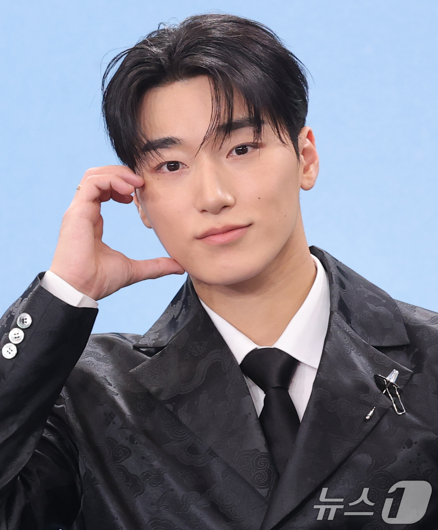 (서울=뉴스1) 권현진 기자 = 에이티즈 산이 20일 서울 영등포구 KBS홀에서 열린 ‘2025 KBS 연예대상’에 참석해 포즈를 취하고 있다. 2025.12.20/뉴스1