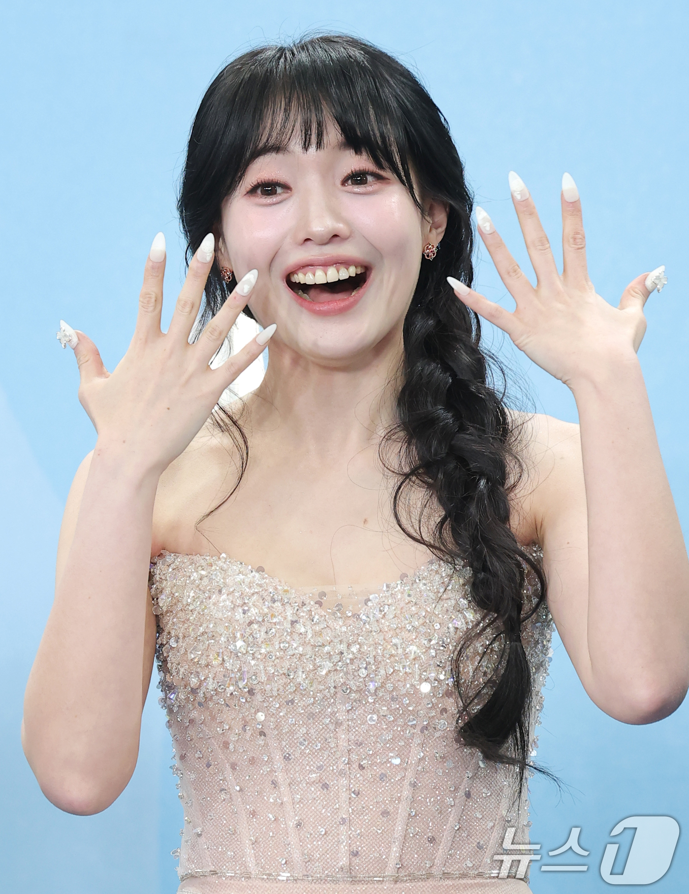 (서울=뉴스1) 권현진 기자 = ‘개그콘서트’ 나현영이 20일 서울 영등포구 KBS홀에서 열린 ‘2025 KBS 연예대상’에 참석해 포즈를 취하고 있다. 2025.12.20/뉴스1 …