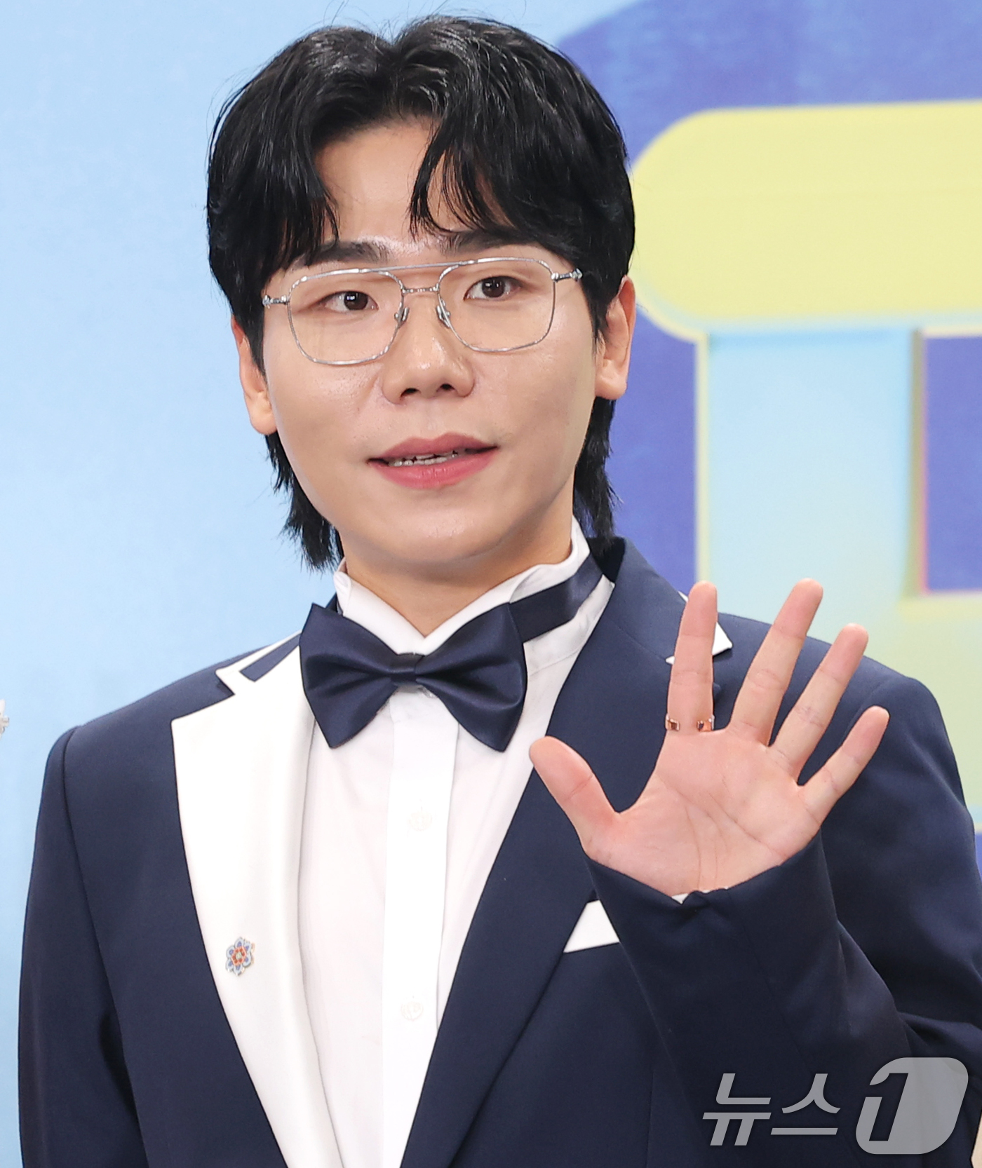 (서울=뉴스1) 권현진 기자 = '개그콘서트' 송필근이 20일 서울 영등포구 KBS홀에서 열린 ‘2025 KBS 연예대상’에 참석해 포즈를 취하고 있다. 2025.12.20/뉴스1 …