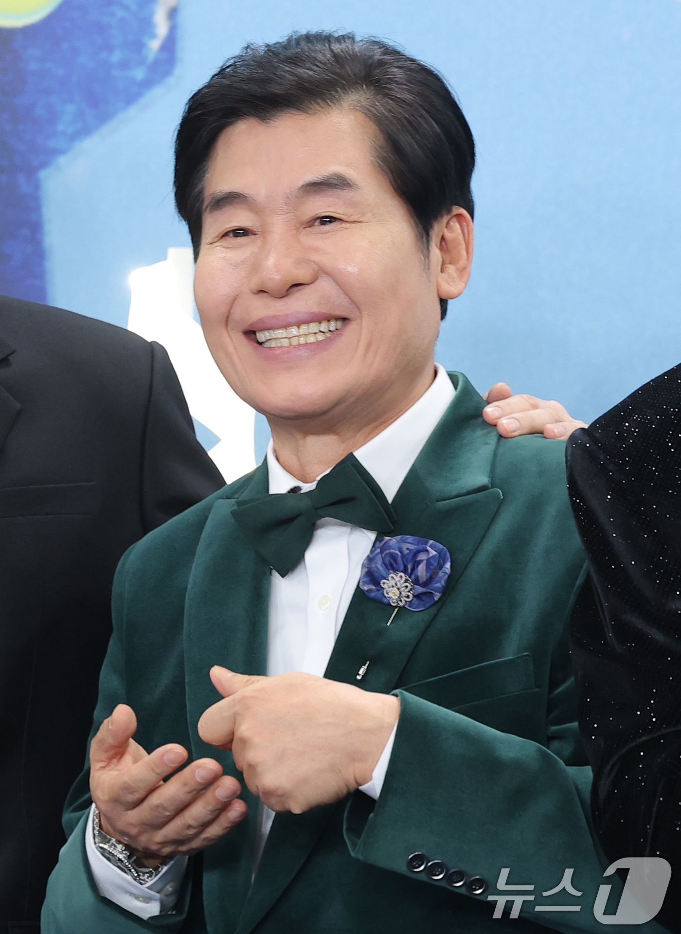 (서울=뉴스1) 권현진 기자 = ‘신상출시 편스토랑’ 이연복 셰프가 20일 서울 영등포구 KBS홀에서 열린 ‘2025 KBS 연예대상’에 참석해 포즈를 취하고 있다. 2025.12 …