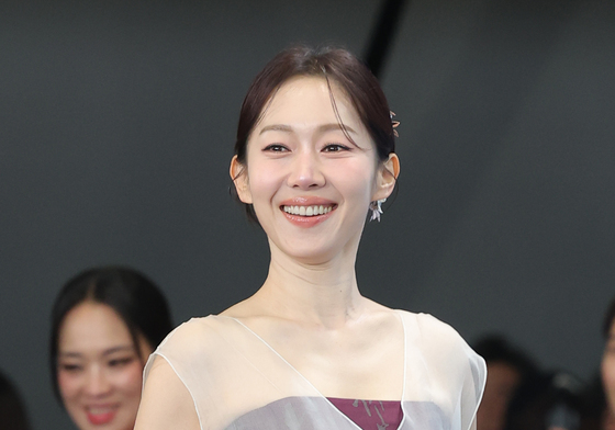 엄지인 아나, 고운 미소