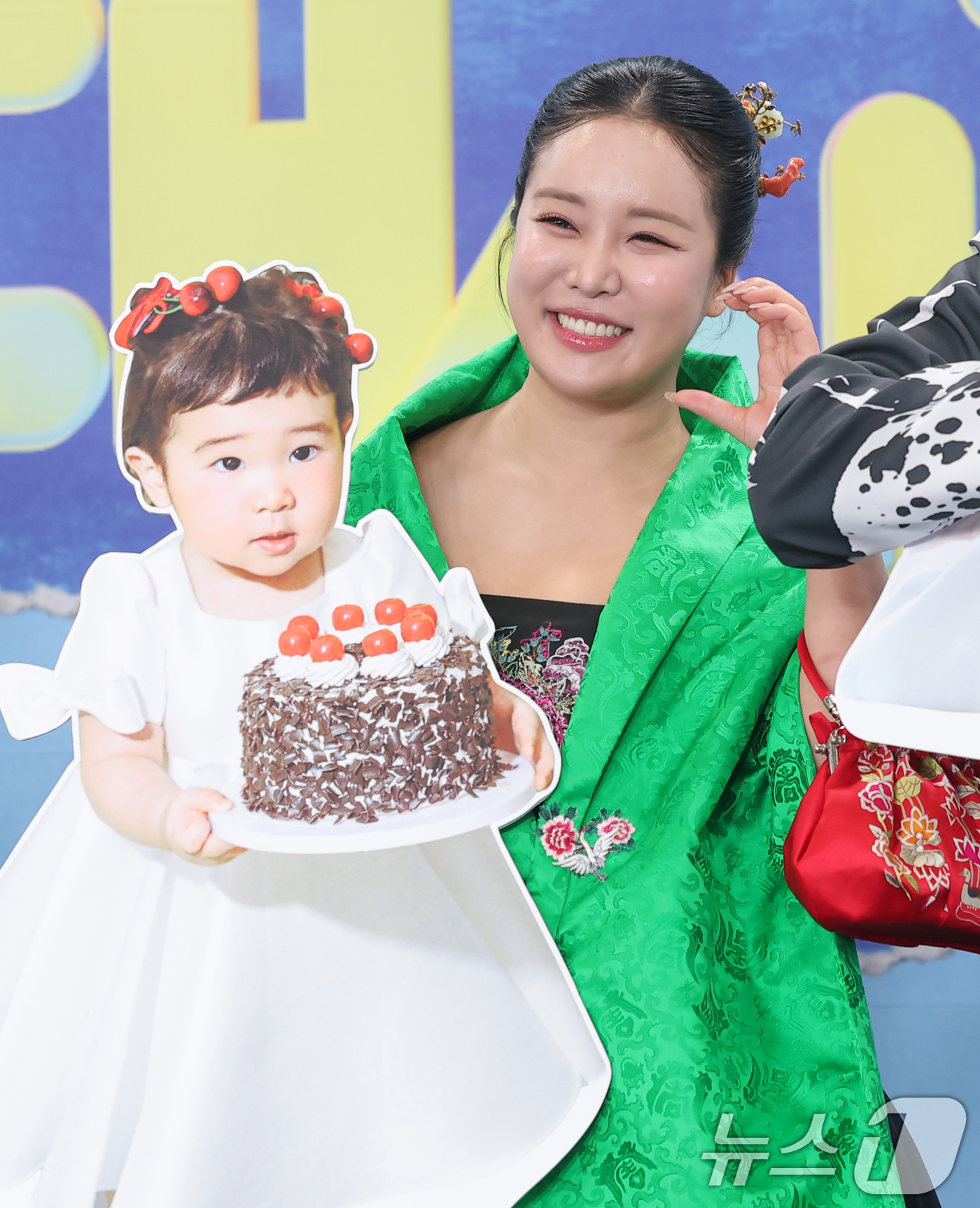 (서울=뉴스1) 권현진 기자 = ‘슈퍼맨이 돌아왔다’ 랄랄이 20일 서울 영등포구 KBS홀에서 열린 ‘2025 KBS 연예대상’ 블루카펫 행사에 참석해 포즈를 취하고 있다. 202 …