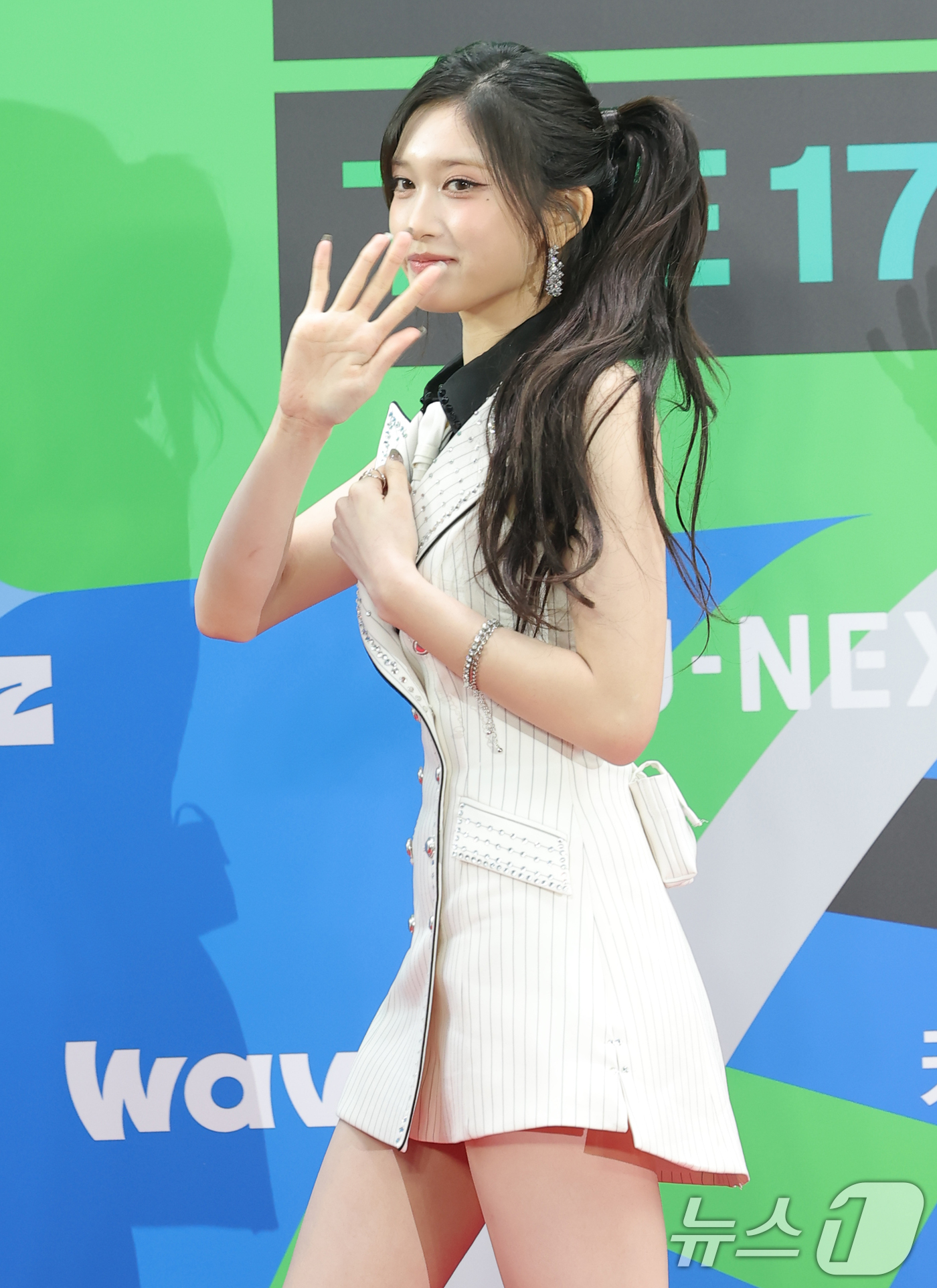 (서울=뉴스1) 권현진 기자 = 아이브 이서가 20일 서울 구로구 고척스카이돔에서 열린 '2025 멜론뮤직어워드(MMA2025)' 레드카펫 행사에 참석하고 있다. 2025.12.2 …