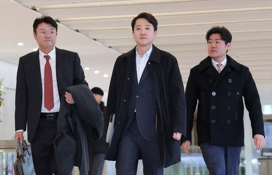 피의자 신분으로 특검 출석하는 이준석