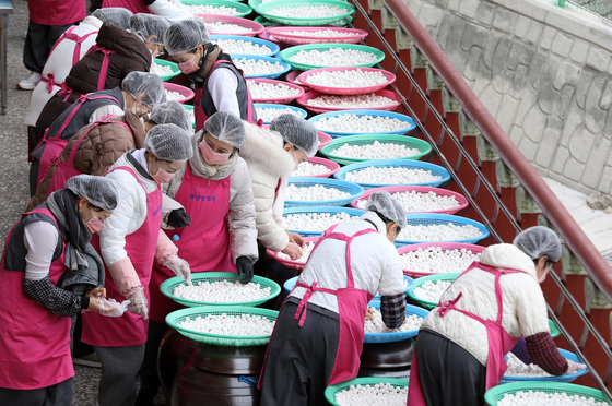 새알심 건조 한창