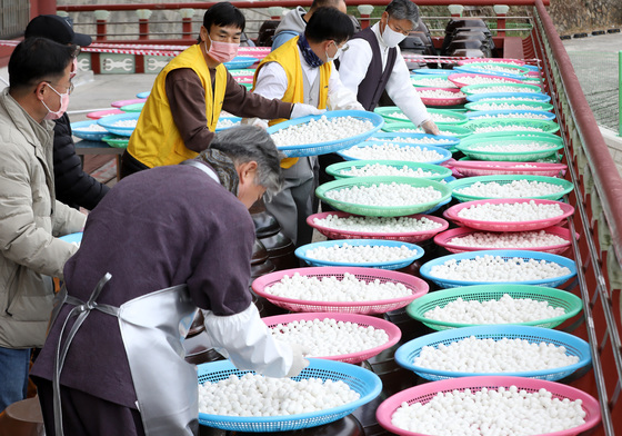 새알심 건조 한창