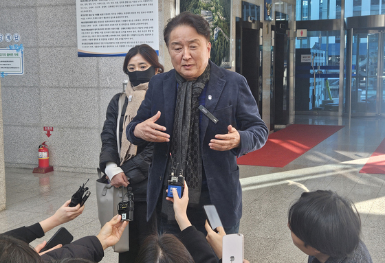 '돈봉투 수수 의혹' 김영환 충북지사 "정치적 의도 깔린 표적수사"(종합)