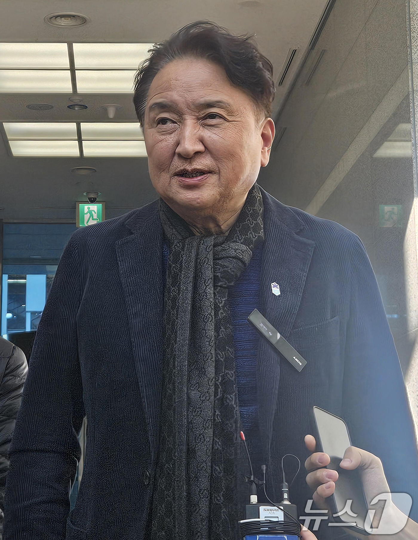 (청주=뉴스1) 이재규 기자 = 지역 체육계 인사들로부터 돈봉투를 수수한 혐의를 받는 김영환 충북지사가 21일 청주시 충북경찰청 반부패경제범죄수사대에서 두 번째 소환조사를 마친 후 …