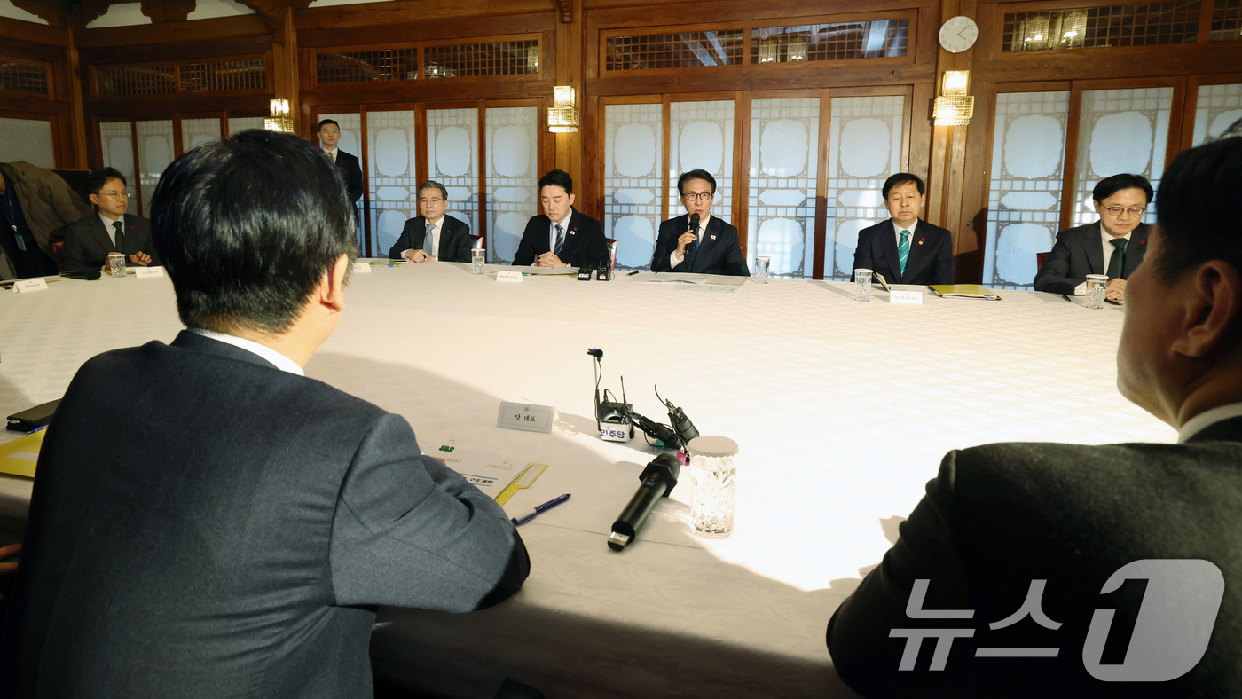 (서울=뉴스1) 장수영 기자 = 김민석 국무총리가 21일 서울 종로구 국무총리공관에서 열린 제5차 고위당정협의회에서 발언하고 있다. (공동취재) 2025.12.21/뉴스1