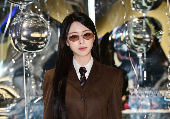 있지 유나, 뷰맵 타이탄 성수 오픈 행사 첨석