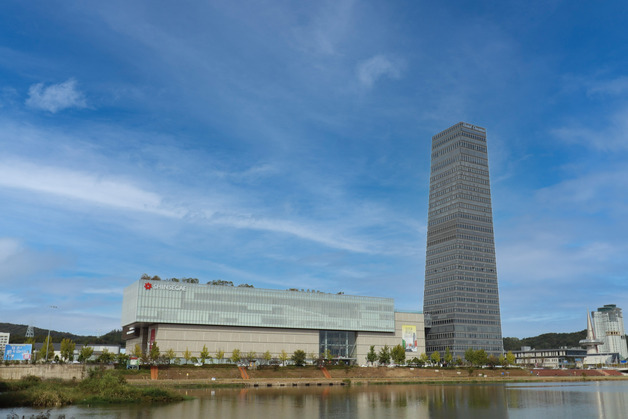 대전신세계 매출 최초 1조원 돌파…대전 최초백화점 이후 51년만