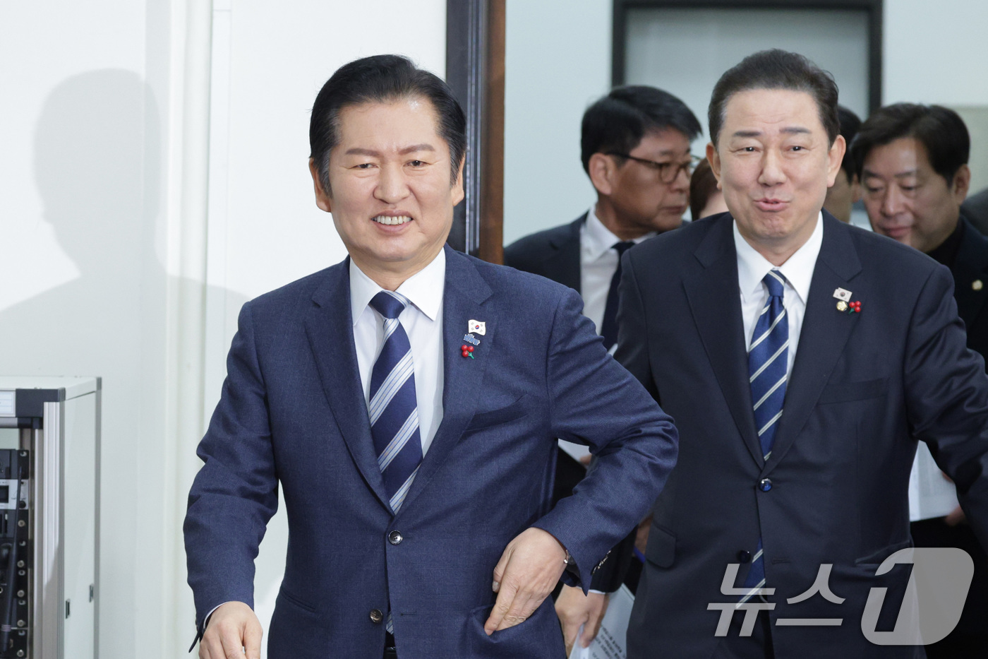 (서울=뉴스1) 신웅수 기자 = 김병기 더불어민주당 원내대표가 22일 서울 여의도 국회에서 열린 최고위원회의에서 발언하고 있다. 2025.12.22/뉴스1