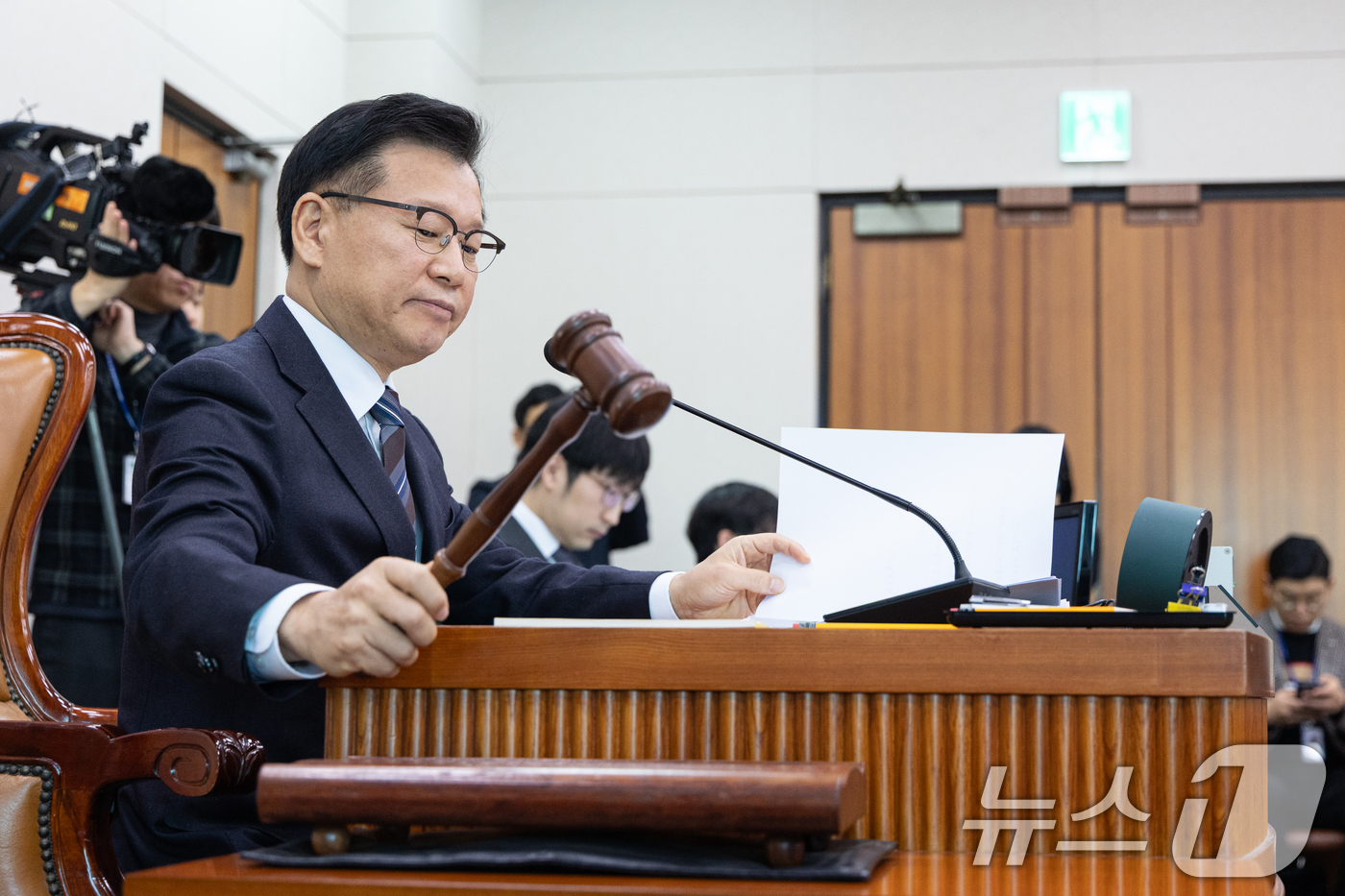 (서울=뉴스1) 이승배 기자 = 22일 서울 여의도 국회에서 열린  제430회국회(임시회) 국토교통위원회 12.29 여객기 참사 진상규명을 위한 국정조사특별위원회 제1차 전체회의에 …