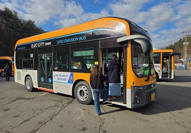 예산군 저상형 전기버스 6대 추가 운영…내년도 추가 도입 방침