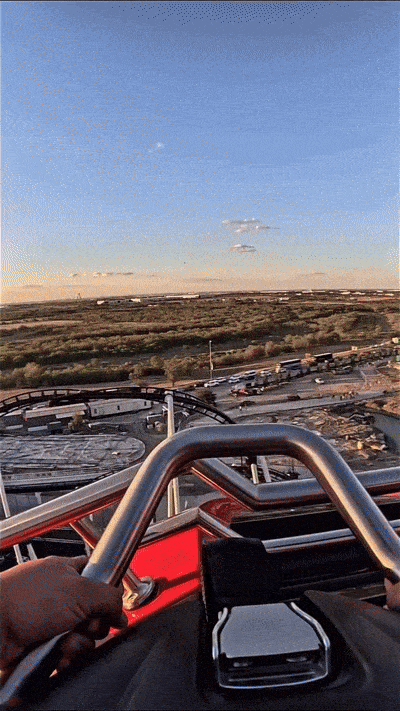 본문 이미지 - '틸트 롤러코스터'의 하강 전 구간 (출처=COTA 인스타그램 계정)