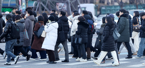 동짓날 찾아온 한파…바빠지는 출근길 발걸음