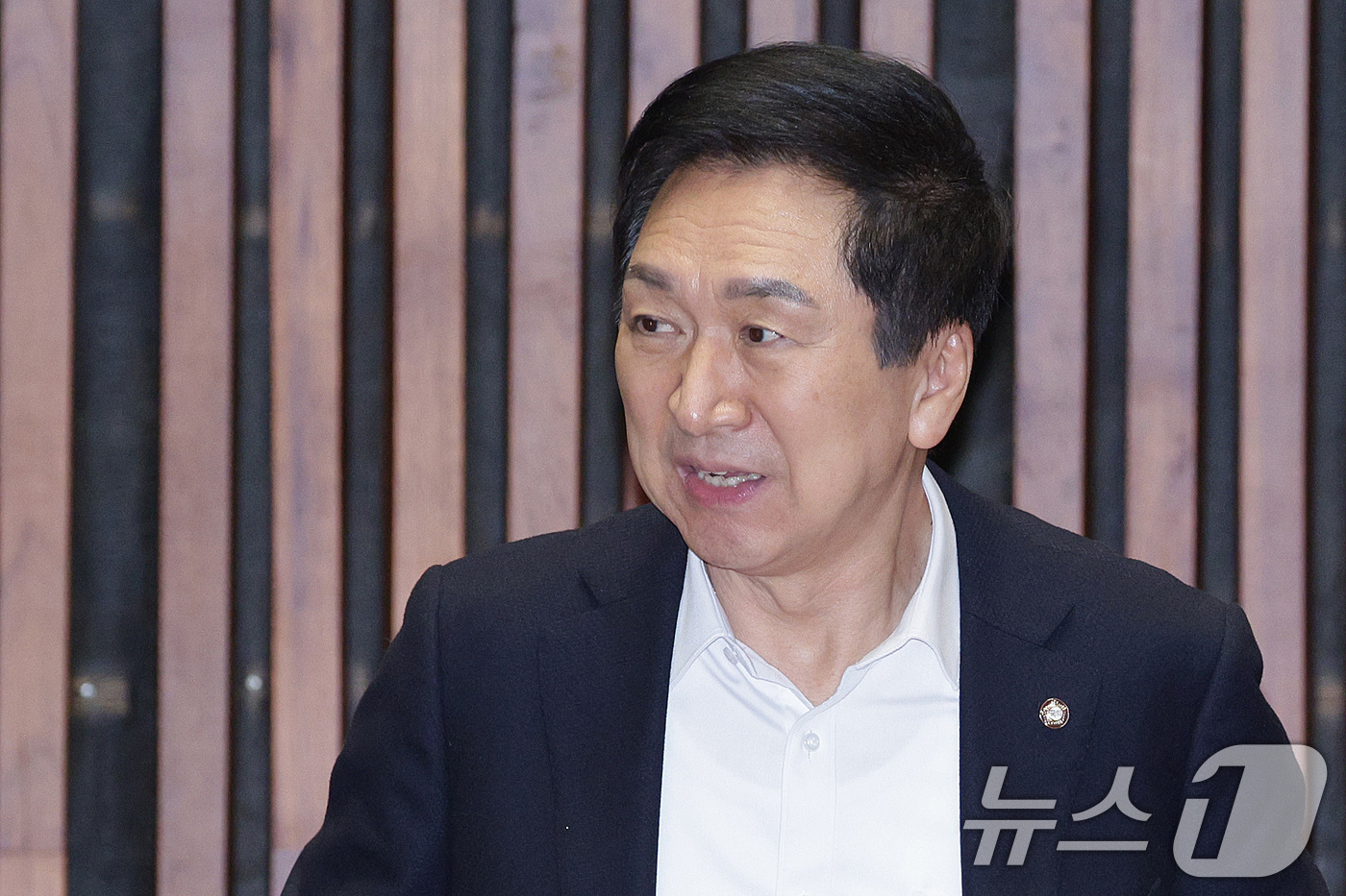 (서울=뉴스1) 신웅수 기자 = 김기현 국민의힘 의원이 22일 서울 여의도 국회에서 열린 의원총회에 참석하고 있다. 2025.12.22/뉴스1