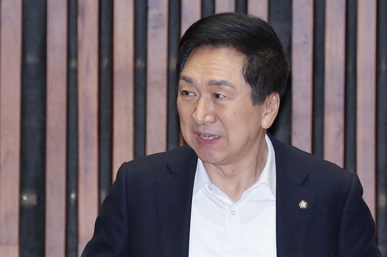 특검, '로저비비에 공여' 김기현 국민의힘 의원 피의자 소환