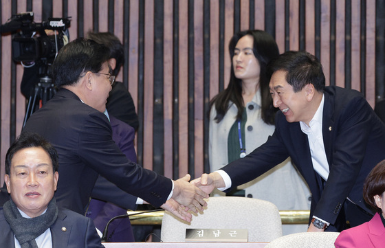 인사하는 송언석·김기현