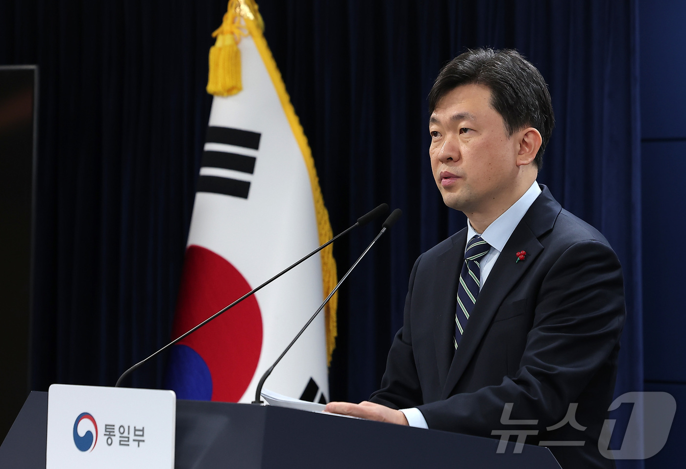 (서울=뉴스1) 김성진 기자 = 윤민호 통일부 대변인이 22일 서울 종로구 정부서울청사에서 정례 브리핑을 하고 있다. 2025.12.22/뉴스1