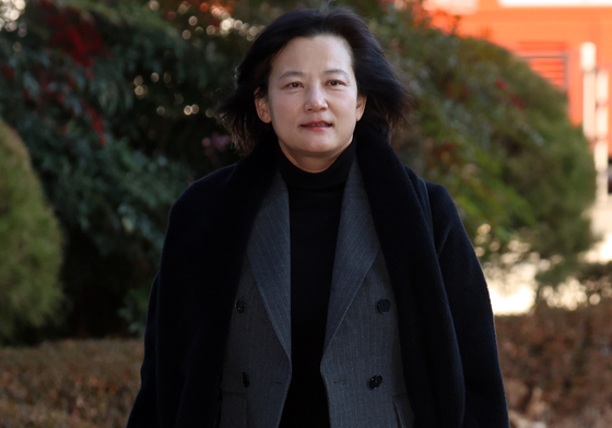 정유미 검사장, 인사 강등 논란 속 법원 출석