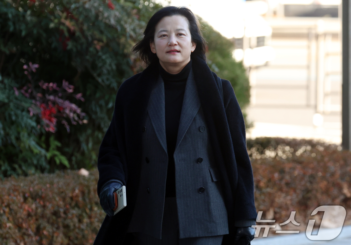 (서울=뉴스1) 김명섭 기자 = 법무부 인사에서 고검검사급 보직으로 사실상 강등된 정유미 검사장이 22일 오전 서울 서초구 서울행정법원에서 열린 인사 효력을 멈춰달라며 낸 집행정지 …