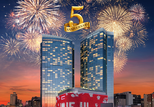 제주 드림타워 5주년 기념 숙식권 이벤트에 3만7300명 몰려