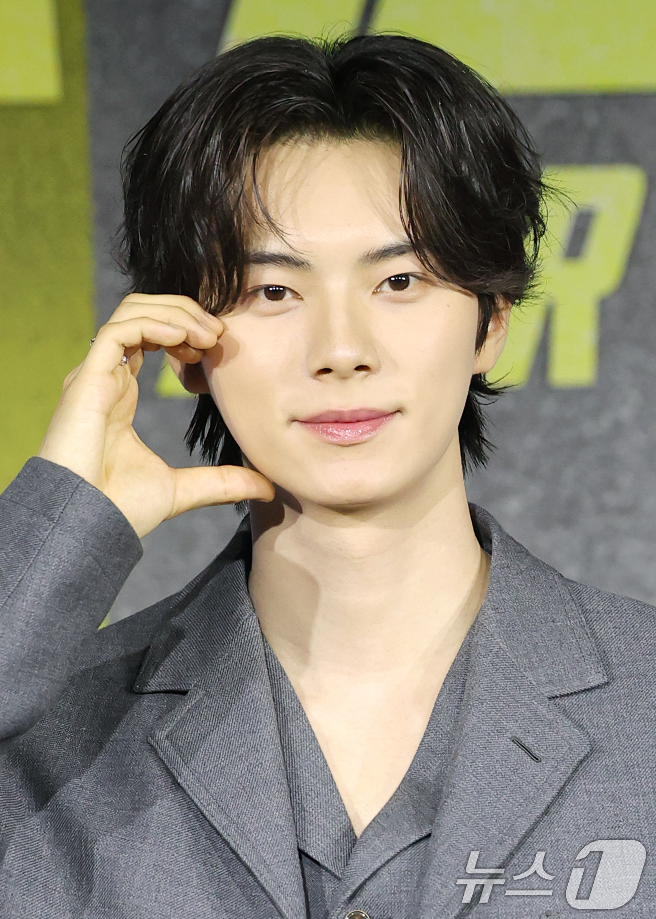 (서울=뉴스1) 권현진 기자 = 배우 이채민이 22일 서울 강남구 웨스틴 서울 파르나스에서 열린 넷플릭스 시리즈 '캐셔로' 제작발표회에 참석해 포즈를 취하고 있다.'캐셔로'는 결혼 …