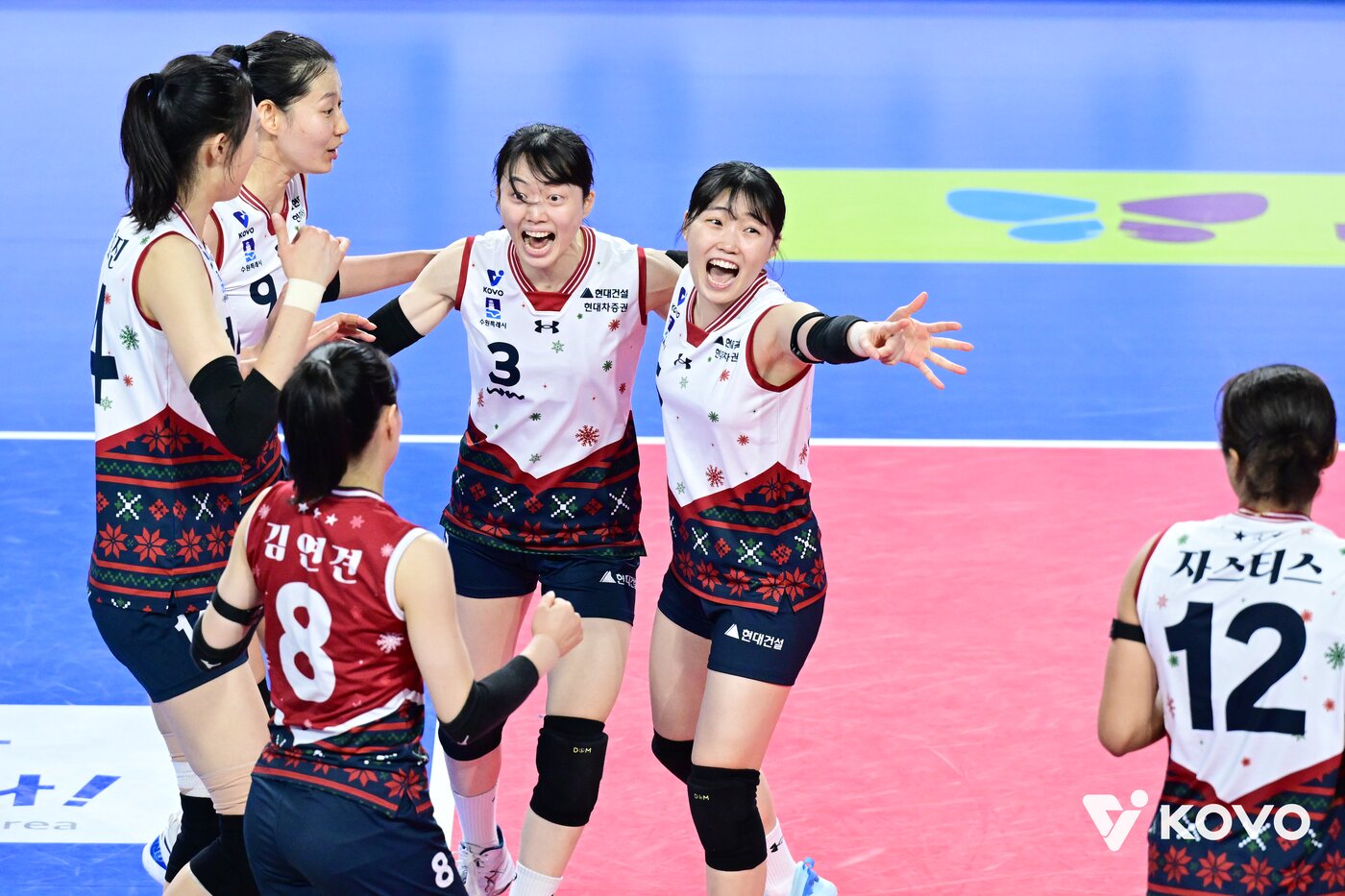 본문 이미지 - 최근 6연승을 달리는 현대건설. (KOVO 제공)