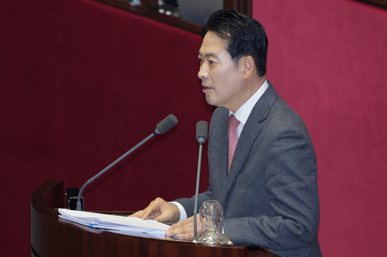 '野대표 첫 필버' 장동혁 "민주당,민주주의 무너뜨린 죄인 기록될 것"