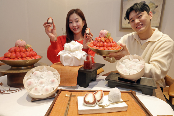 '붉은 말의 해, 디저트로 먼저 만나보세요'