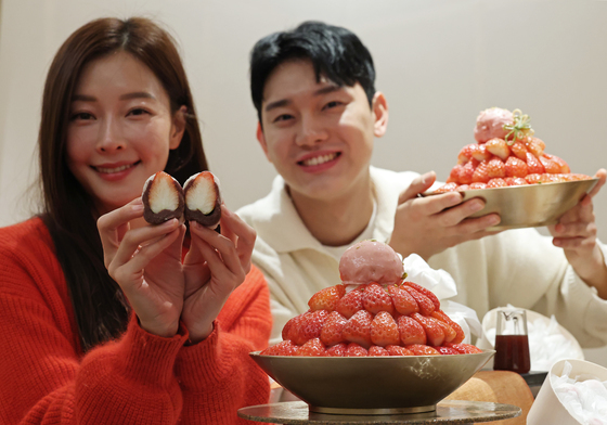 신세계百, '붉은 말'의 해 기념하는 디저트 소개