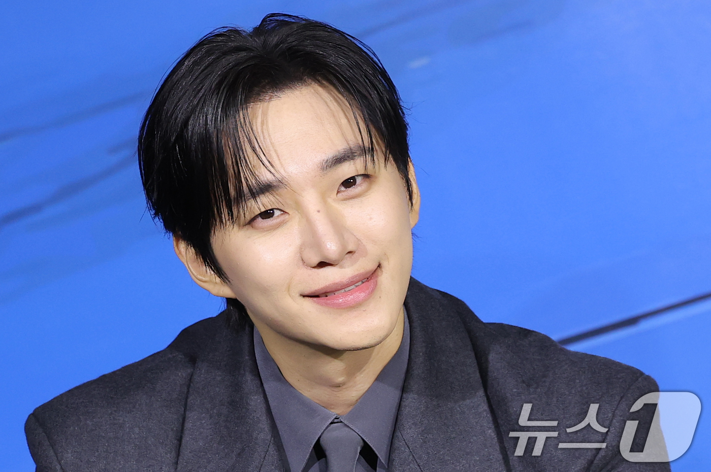 (서울=뉴스1) 권현진 기자 = 배우 이준호가 22일 서울 강남구 웨스틴 서울 파르나스에서 열린 넷플릭스 시리즈 '캐셔로' 제작발표회에 참석해 미소를 짓고 있다.'캐셔로'는 결혼자 …