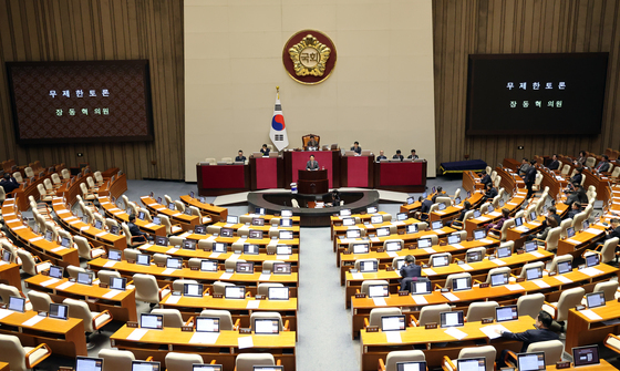 與 재수정 내란재판부법, 조희대 관여 봉쇄…판사회의 결정(종합)