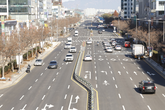 지하철2호선 상부도로 개방된 상무지구