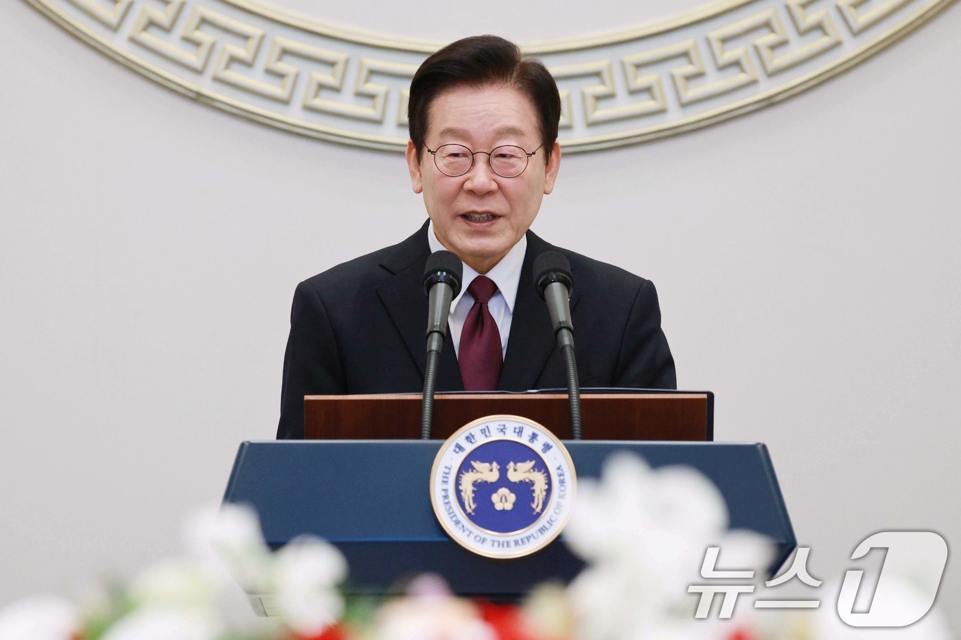 (서울=뉴스1) 허경 기자 = 이재명 대통령이 22일 청와대 영빈관에서 열린 대한노인회 초청 오찬에서 발언하고 있다. (대통령실통신사진기자단) 2025.12.22/뉴스1