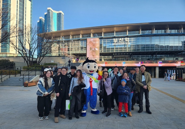 삼척시 "동해선 KTX 타고 오이소"…부산역서 관광객 유치 총력전