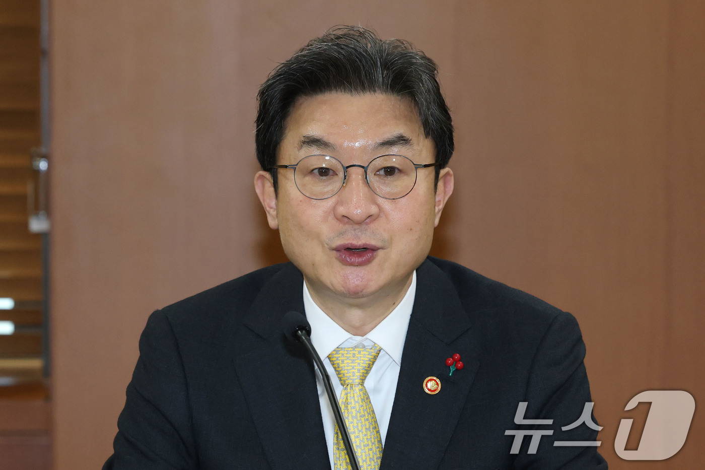 (서울=뉴스1) 이광호 기자 = 이억원 금융위원장이 22일 오후 서울 영등포구 한국거래소에서 열린 생산적 금융 대전환 3차 회의에서 발언하고 있다. 2025.12.22/뉴스1