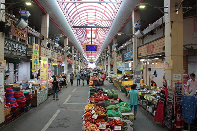 청주시민 10명 중 6명 '전통시장 이용 안해'…주차 불편 원인