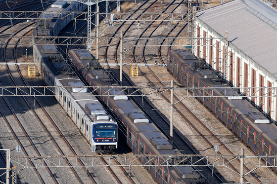 철도노조 파업 유보에 연말 출근길 대란 '급한 불' 껐다(종합)