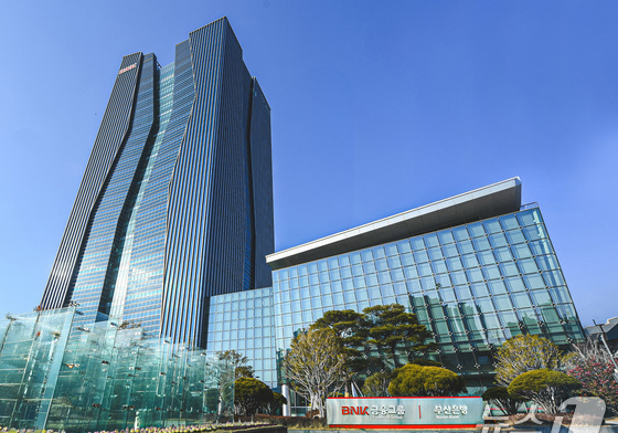 '셀프 연임 논란' 빈대인 정조준 금감원 검사 예고…BNK 어쩌다