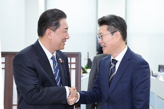 인사나누는 김병기·정원오