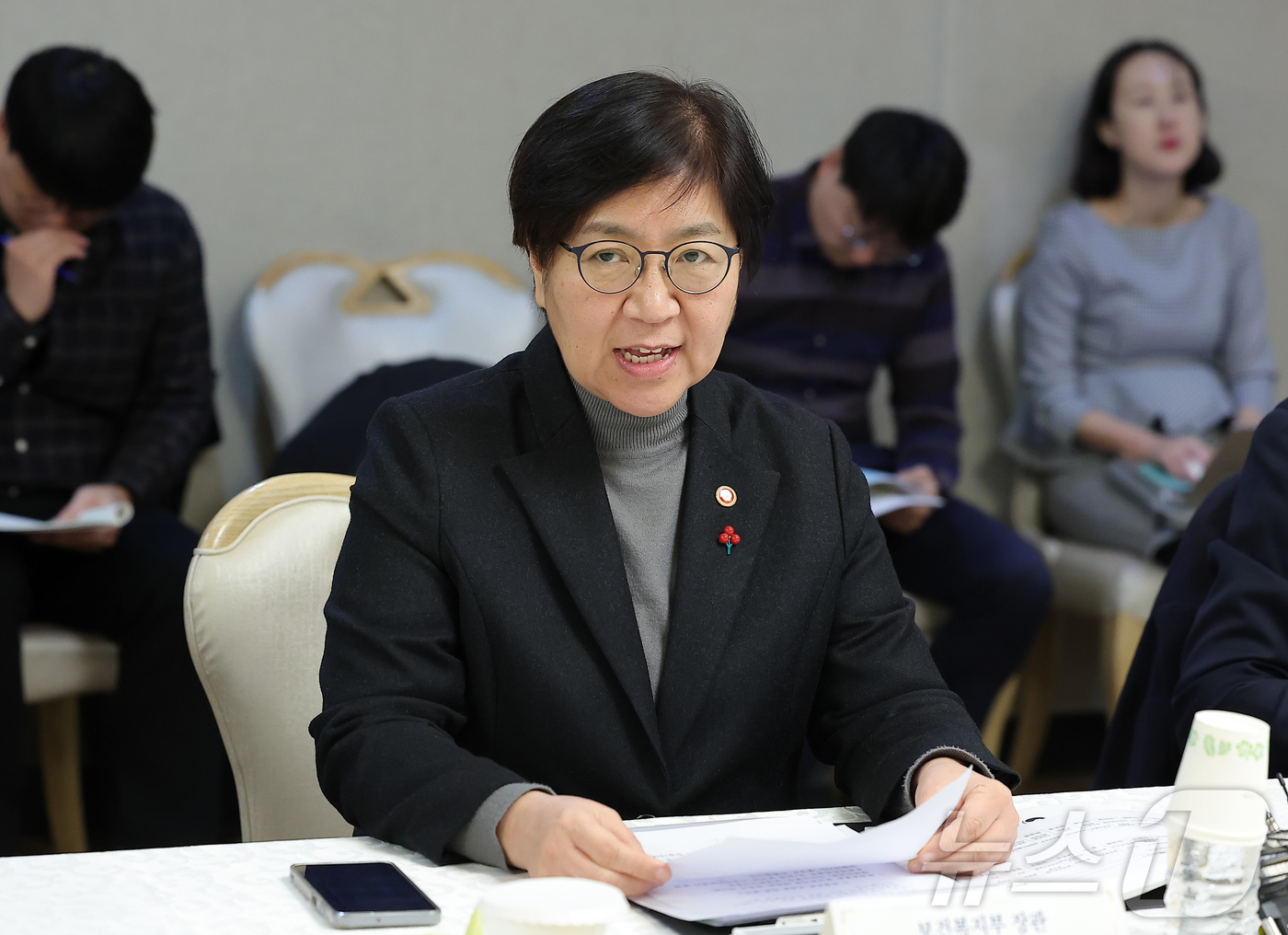 (서울=뉴스1) 김성진 기자 = 정은경 보건복지부 장관이 22일 서울 종로구 정부서울청사에서 열린 제2차 통합돌봄정책위원회 회의에서 모두발언을 하고 있다. 2025.12.22/뉴스 …