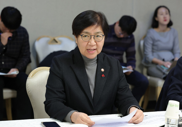 발언하는 정은경 장관